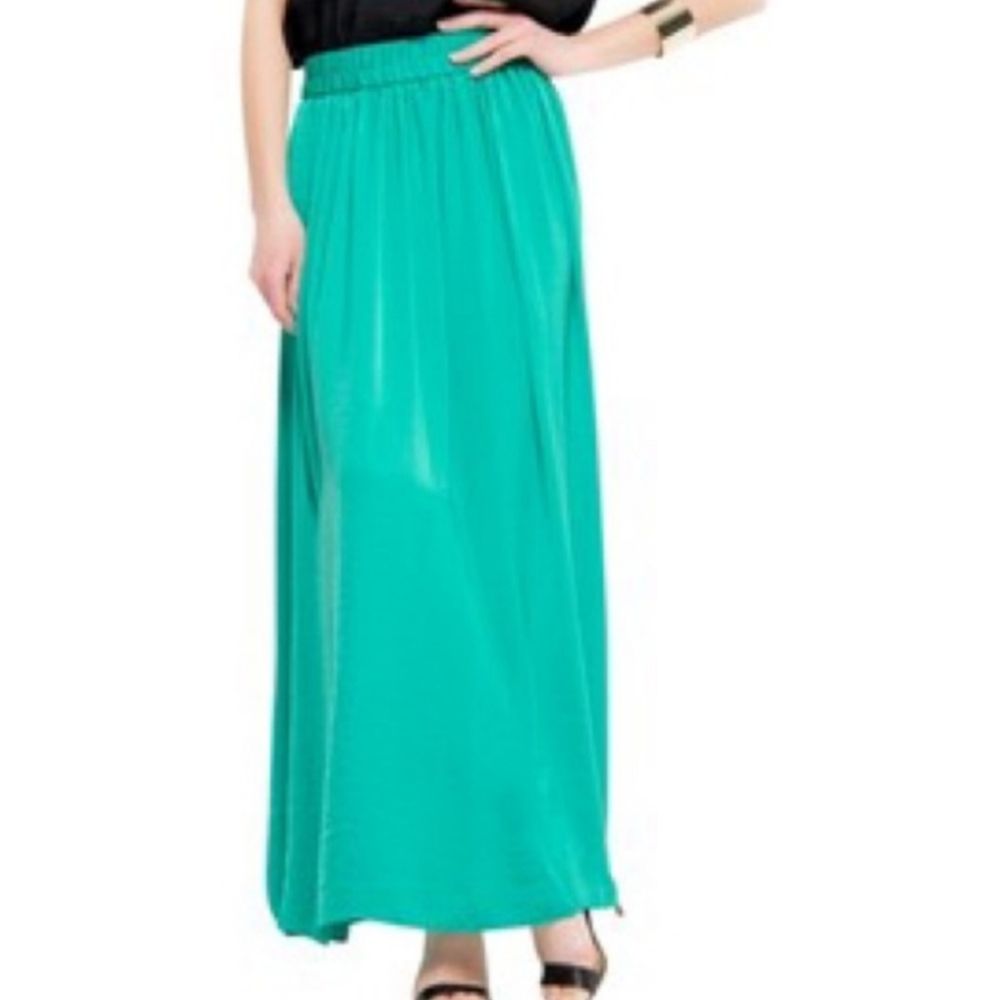 MANGO Casual Emerald Green Satin Maxi Skirt Full Flowy Elastic Waist